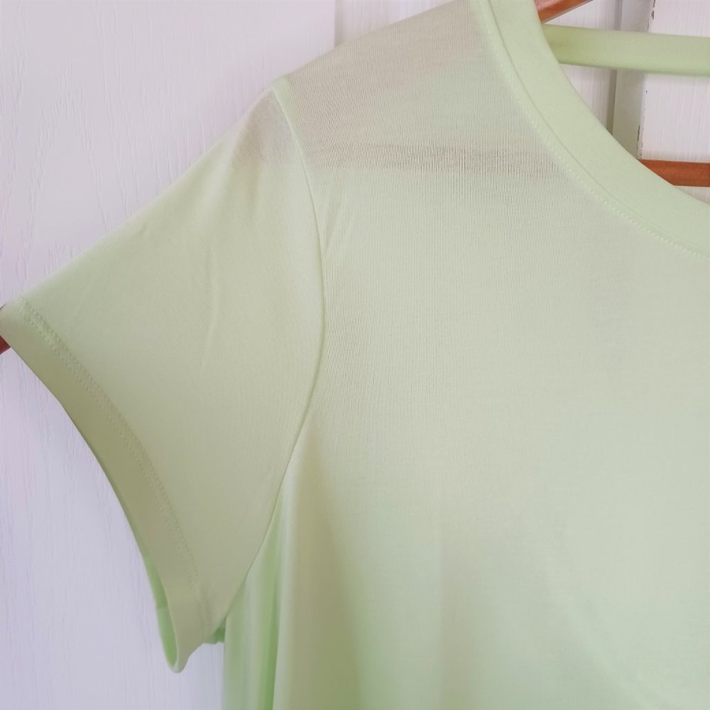 Banana Republic Women's Sandwash Modal Green Short Sleeve Back Drape Top Size L - Picture 4 of 9